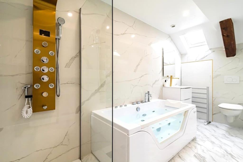 Oasis Chic - Spa Prive & Cinema Reims Dış mekan fotoğraf